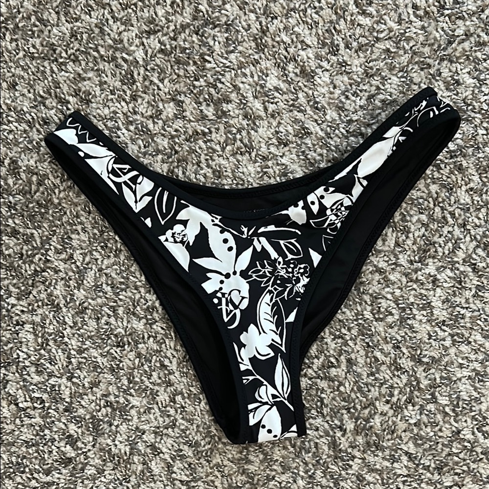 Victoria Secret Black and White Floral Women's Swim Bottom Size Small